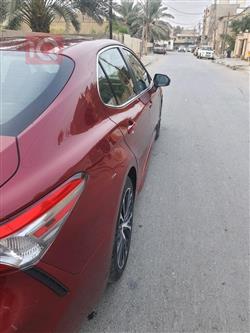 تۆیۆتا کامری